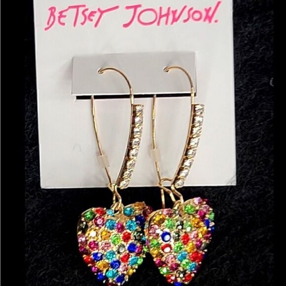 💙 Betsey Johnson stunning drop dangle heart earrings 💙 - Picture 1 of 4